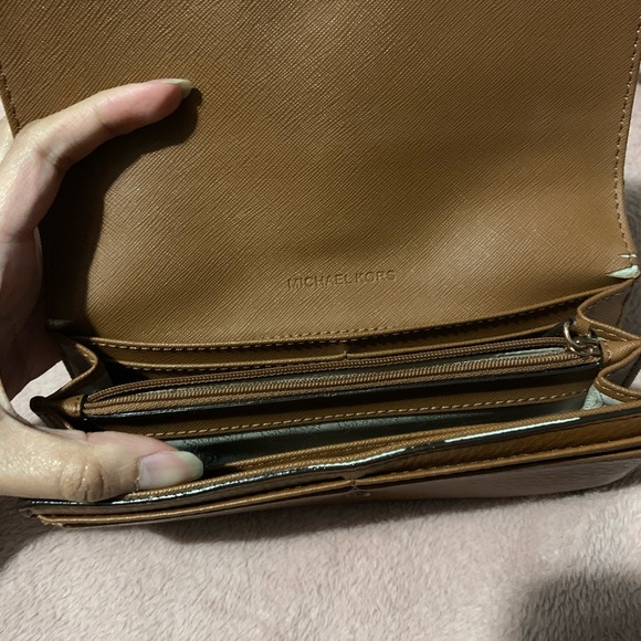 Michael kors leather wallet in brown - Picture 7 of 8
